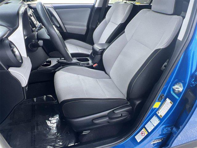2018 toyota rav4 hybrid le