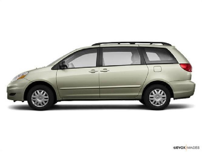 2010 toyota sienna le in harrisonburg, va