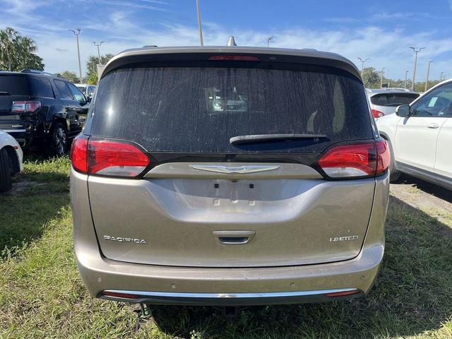 2017 chrysler pacifica limited