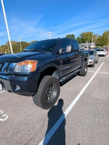 2015 nissan titan sv