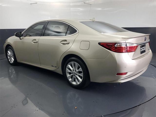 2013 lexus es 300h base