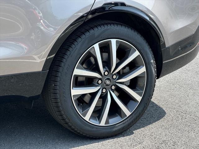 2023 land rover discovery p360 s r-dynamic