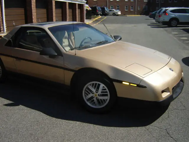 nice 1986 6 cylinder pontiac fiero