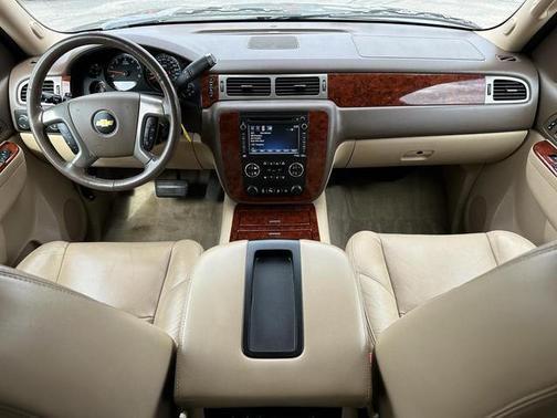 2014 chevrolet suburban in co bluffs, iowa