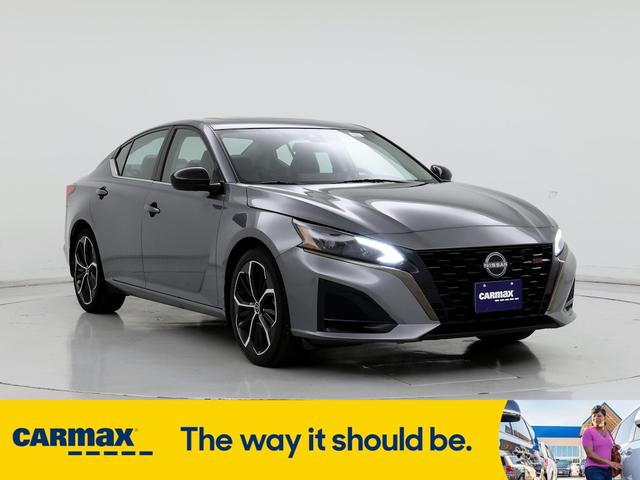 2023 nissan altima sr