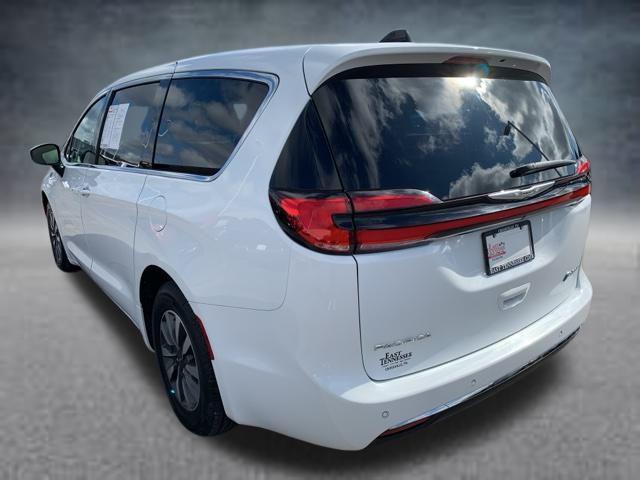 2023 chrysler pacifica hybrid touring l
