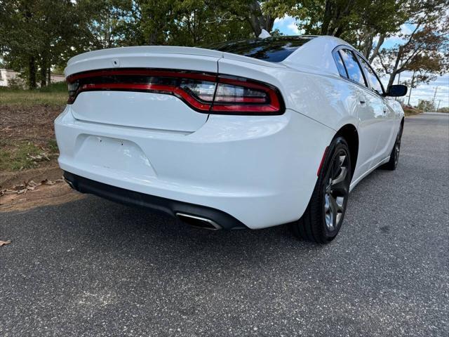 2015 dodge charger sxt