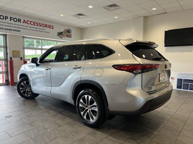 2021 toyota highlander xle