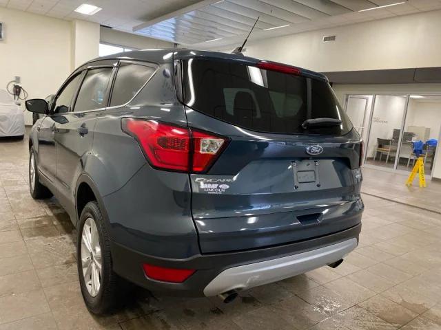 2019 ford escape se