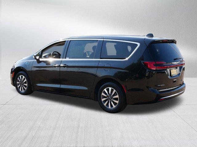 2022 chrysler pacifica hybrid touring l