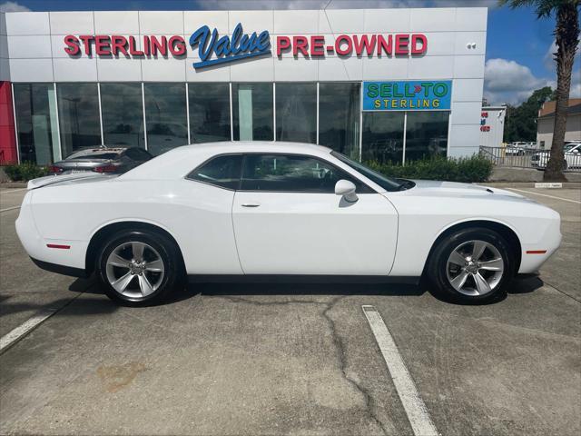 2022 dodge challenger sxt