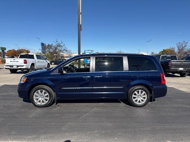 2014 chrysler town & country touring