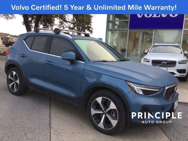 2023 volvo xc40 b5 plus bright theme