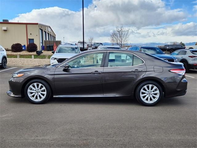 2018 toyota camry le