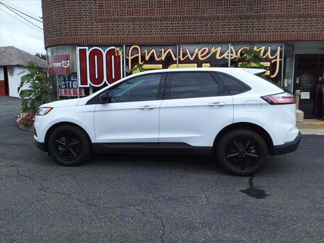 2023 ford edge se