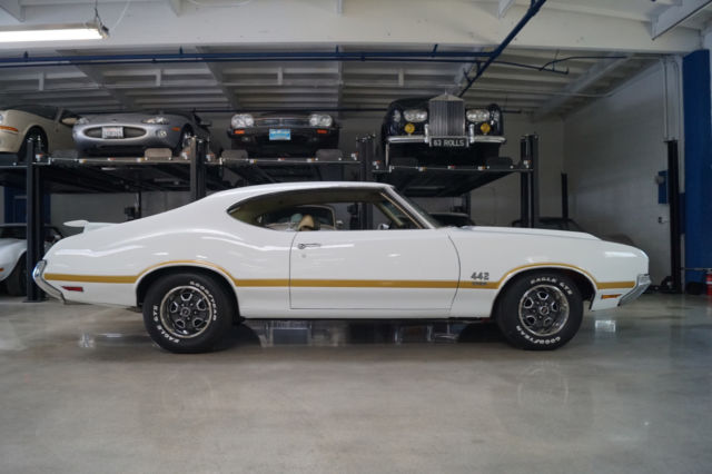 1970 442 hardtop 455 v8 coupe with w30 options-4 spd hurst-gorgeous restoration!