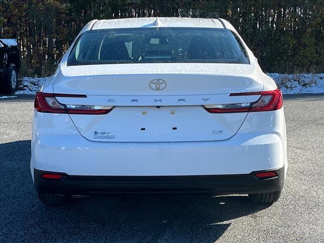2025 toyota camry le