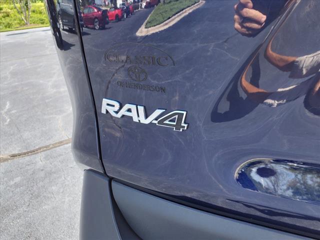 2022 toyota rav4 xle