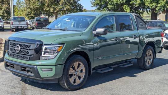 2024 Nissan Titan sv