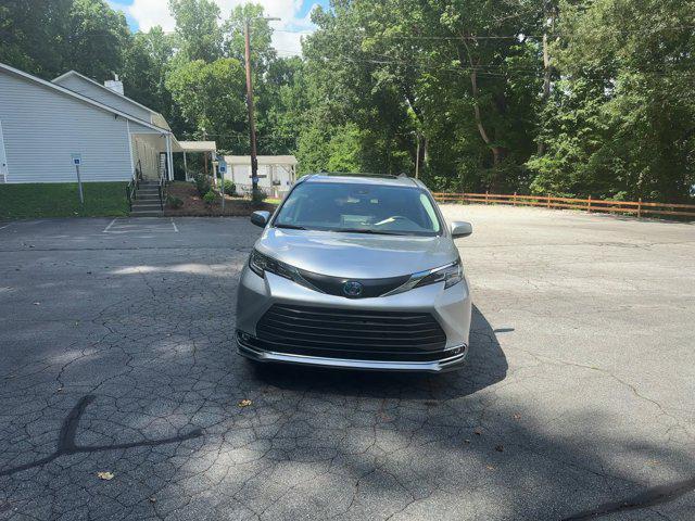 2023 toyota sienna xle 8 passenger