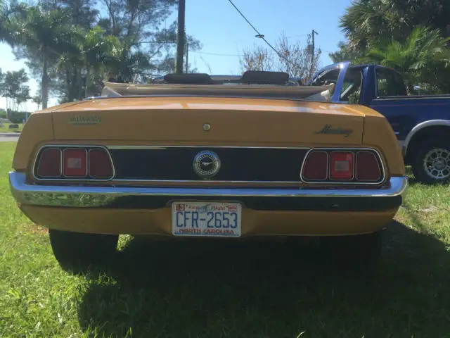 ford mustang 1972 convertible 2-door 5.0l immaculate !!!!!