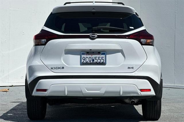 2023 nissan kicks sr