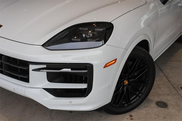 2024 porsche cayenne base