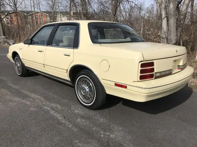 1993 oldsmobile ciera s * only 70,000 miles *