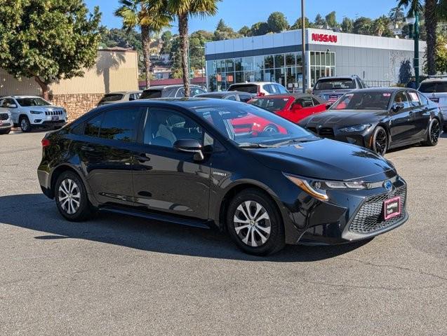 2021 toyota corolla hybrid le