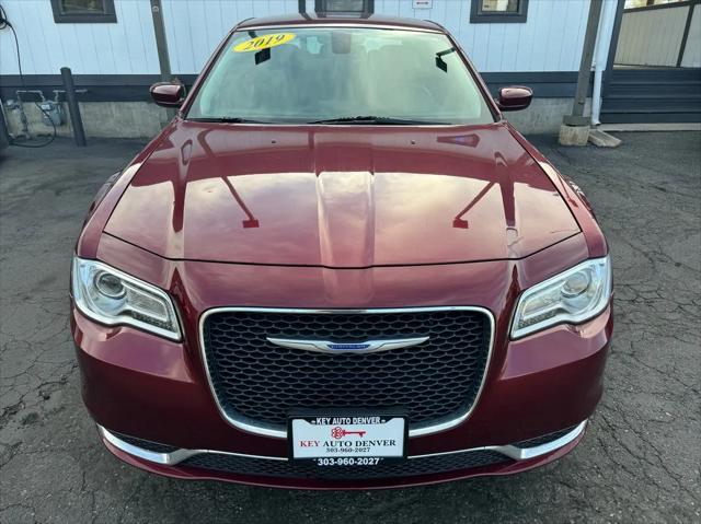 2019 chrysler 300 touring