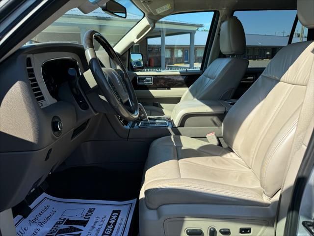 2015 lincoln navigator base
