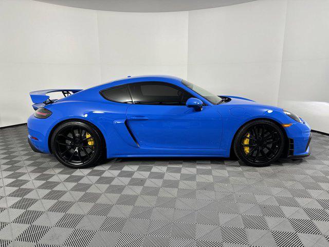 2022 porsche 718 cayman gt4