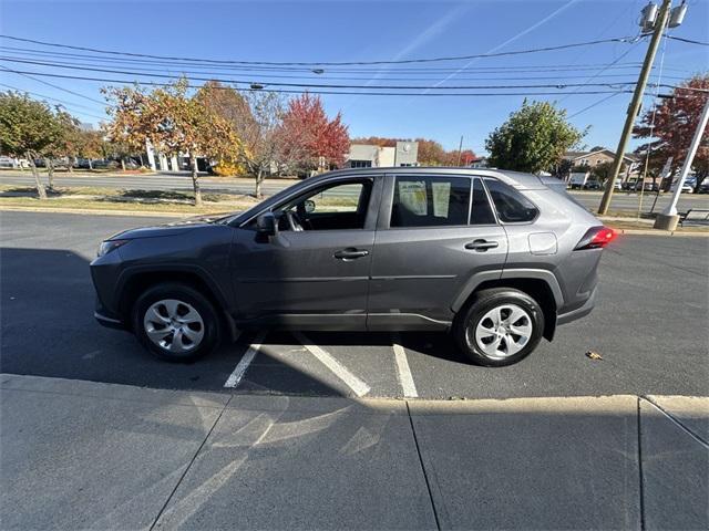 2022 toyota rav4 le