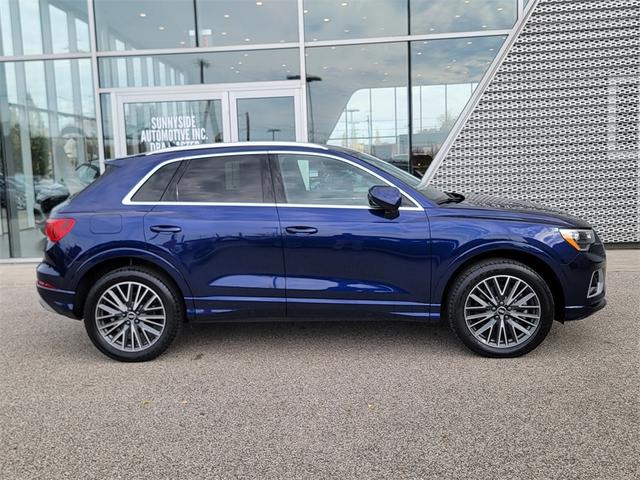 2022 audi q3 premium