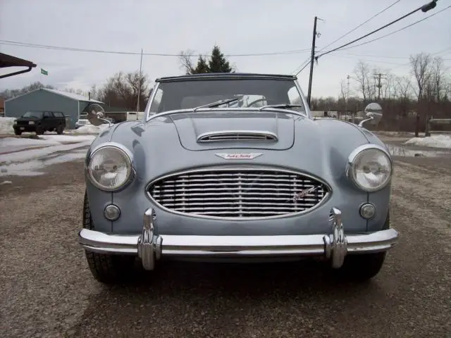 1960 austin healey 3000 bt7. totally restored