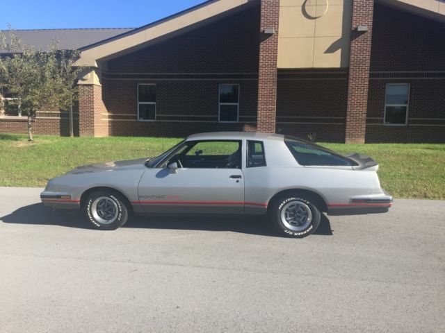 1986 pontiac grand prix 2+2 aerocoupe collector car