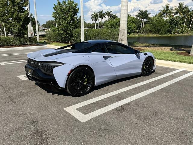 2023 mclaren artura techlux