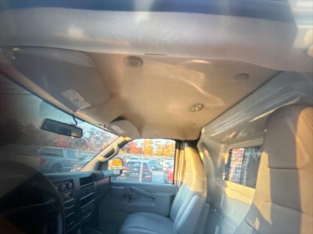 2021 chevrolet express 2500 rwd 2500 regular wheelbase wt