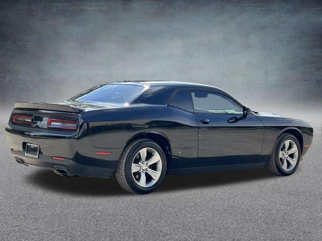 2018 dodge challenger sxt