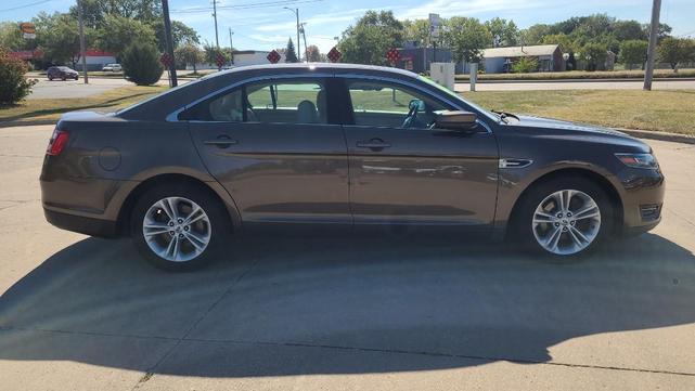 2015 ford taurus sel
