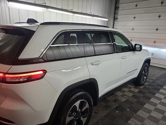 2023 jeep grand cherokee 4xe base