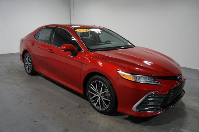 2024 toyota camry hybrid xle