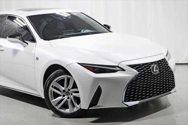 2021 lexus is 300 base