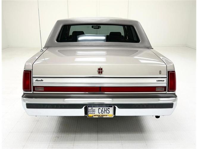 1988 lincoln town car in morgantown, pennsylvania