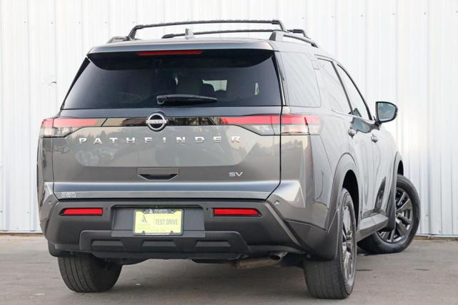 2022 nissan pathfinder sv
