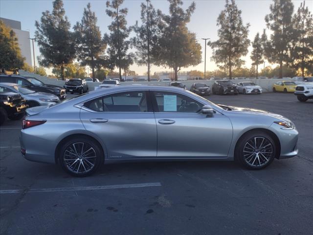 2022 lexus es 300h 300h