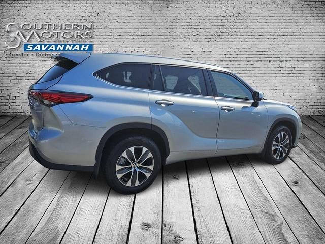 2022 toyota highlander xle