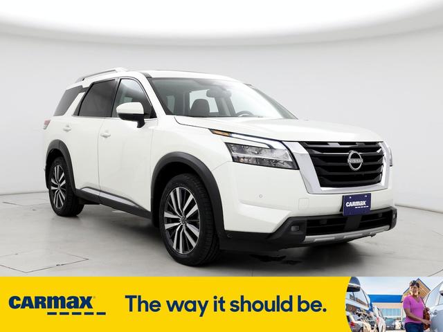 2022 nissan pathfinder platinum