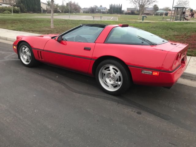 1990 chevrolet corvette superlow miles!!!