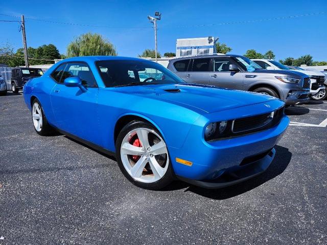 2010 dodge challenger srt8